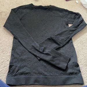 Lululemon full sleeves top